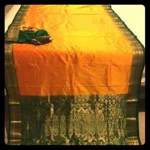 Saree sari silk Indian Asam woman clothings chaniya choli lehenga Bollywood